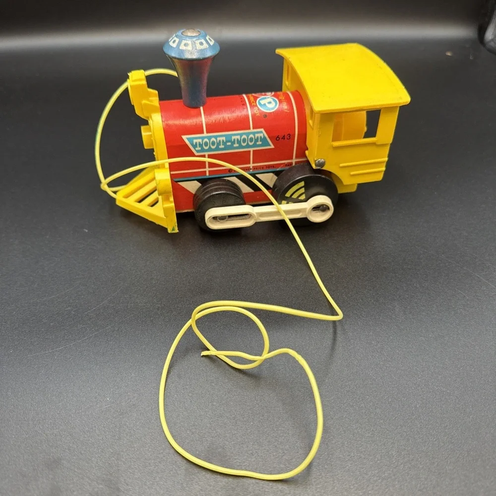 Fisher Price #643 Toot-Toot Engine Train‎ Pull Toy 1970s Vintage